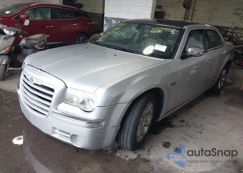 2006 Chrysler 300C z USA, uszkodzony, nr VIN 2C3KA63H06H198047